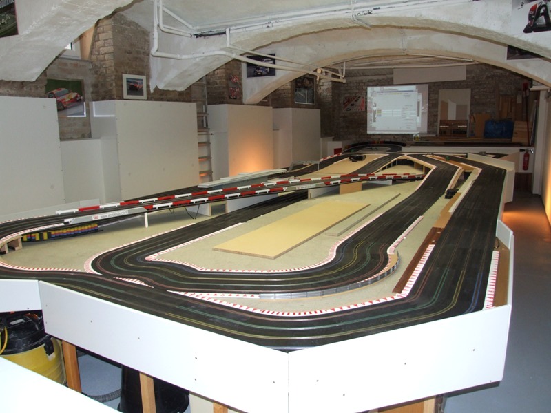 Scali_Slotdevils.JPG: Unsere Scalextric Bahn