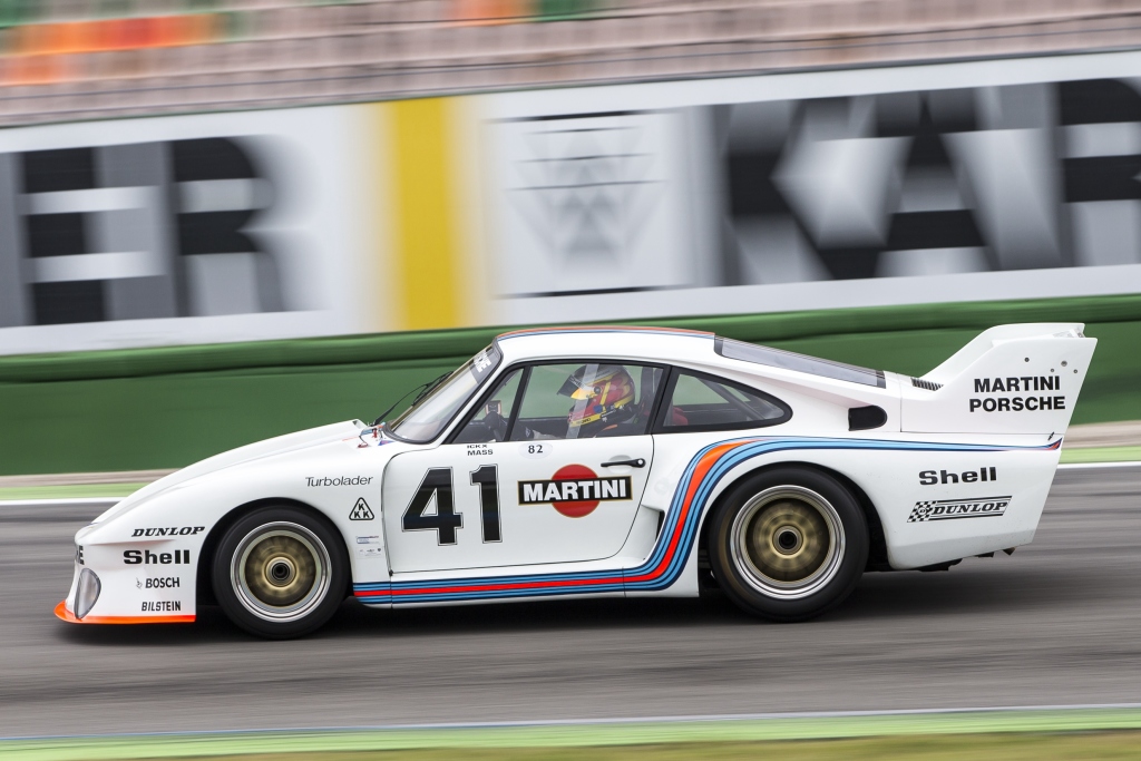 Porsche_935-77_Group_5.jpg: Porsche 935/77